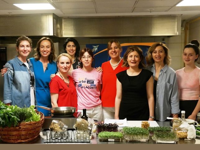 Ebru Şinik ve Sibel Elçin – Ayurvedik Zayıflama Mayıs 2019