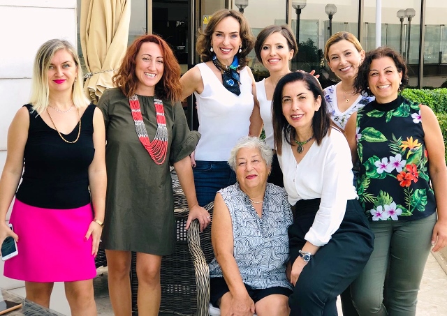 Ebru Şinik İzmir Wellbeing Eğitimleri — seminerden bir kare