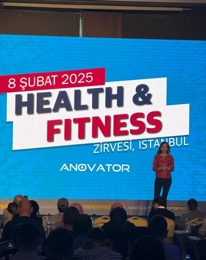 Ebru Şinik Health & Fitness Summit İstanbul Wellaging sunumu