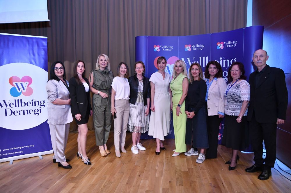 Wellbeing ve Bütünsel Sağlık Derneği yönetim kurulu: konferans organizasyonu