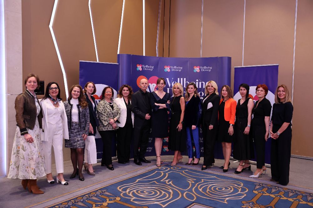 4. Wellbeing Konferansı Ebru Şinik ve Katılımcılar