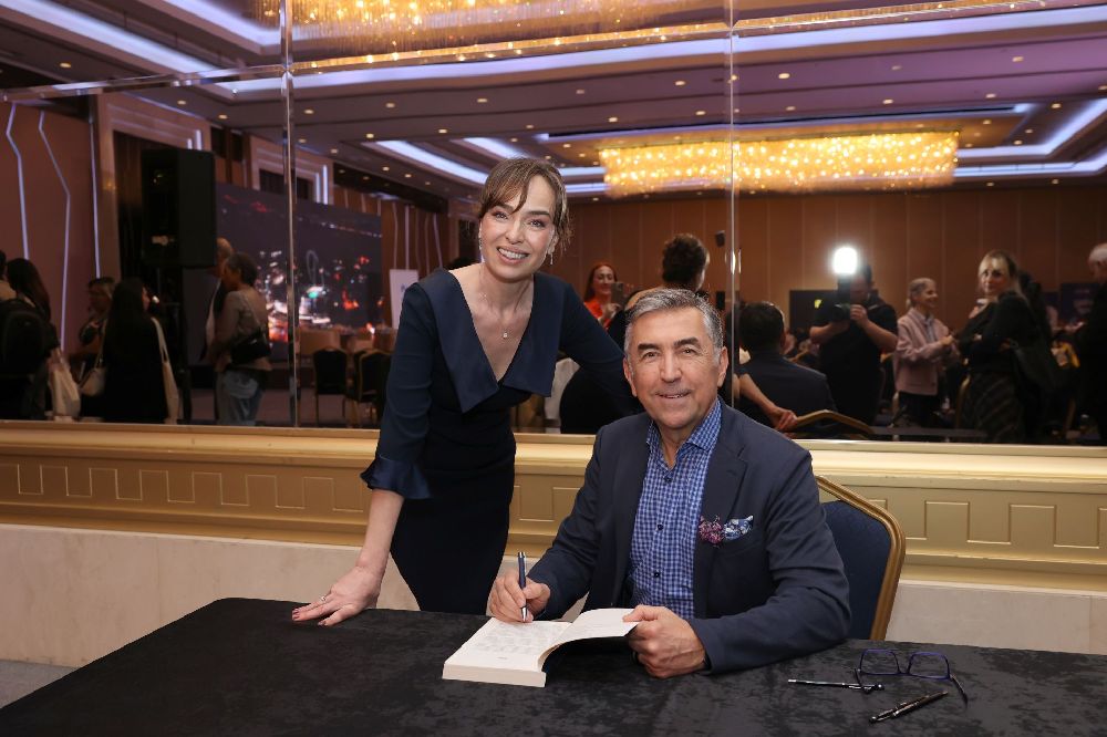 Attila Köksal Kitap İmza Köşesi